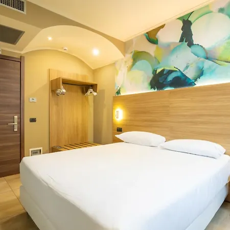 Hotel Hotiday 4*