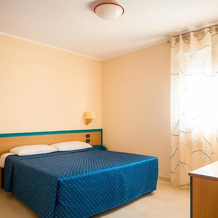 Hotiday 4* 코넬리아노